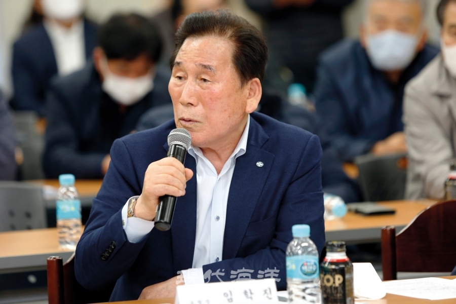 불합리한 수산규제 개혁을 촉구하는 목소리가 높았다.