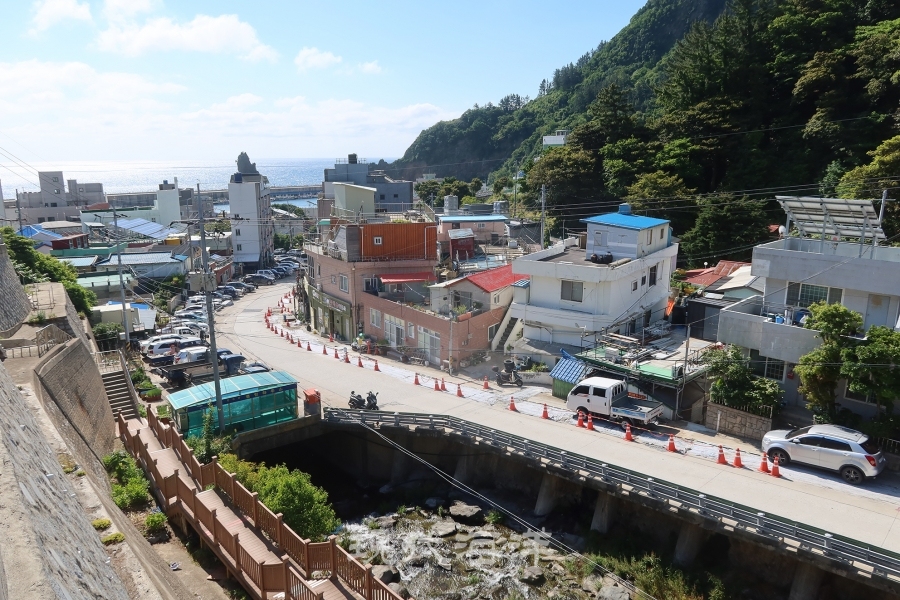 저동천과 저동항