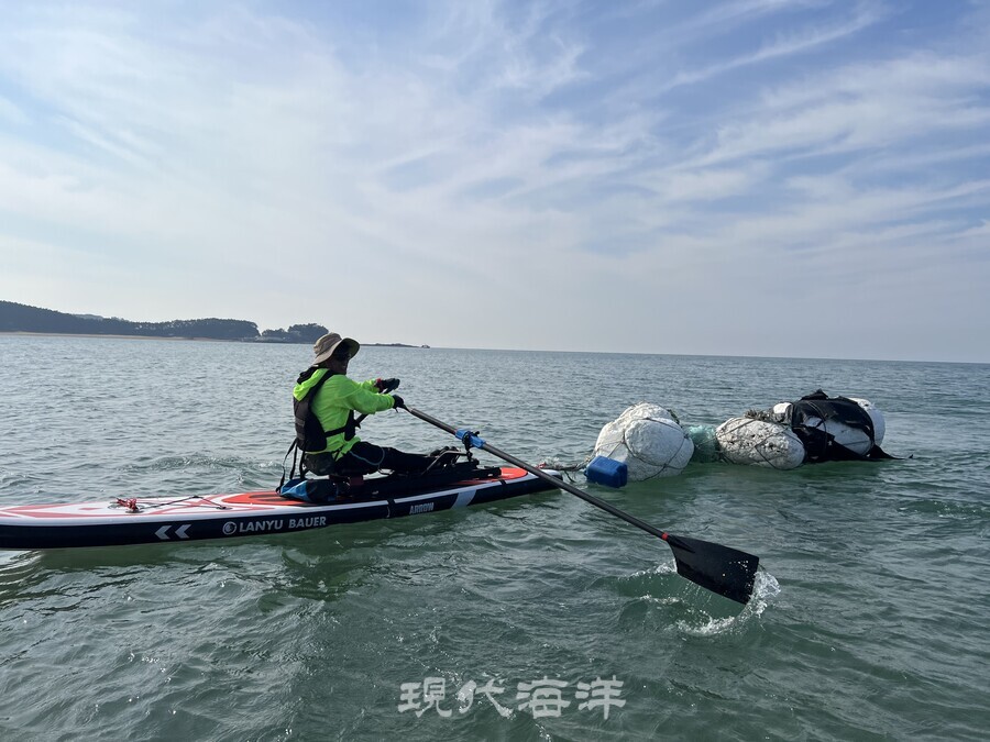 충남도는 해양쓰레기 제로화를 위한 도민참여형 연안정화활동의 일환으로, 해양레저 활동 및 해양환경 교육을 접목해 개최한 ‘제5회 해양 플라스틱 사냥대회’를 성공적으로 마쳤다고 11일 밝혔다.
