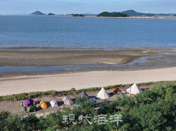 고파도는 최근 행정안전부가 추진하는 ‘섬 특화사업’ 중 캠핑 섬으로 지정되어 시범 운영되기도 했다.