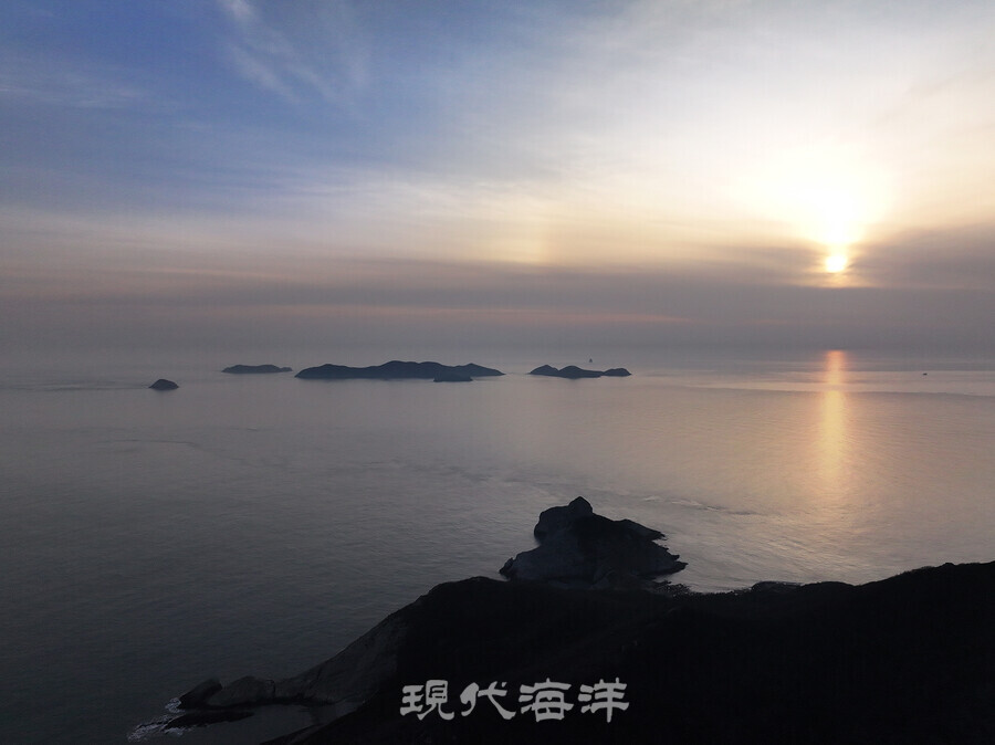 진도군 조도면 맹골군도로 지는 해