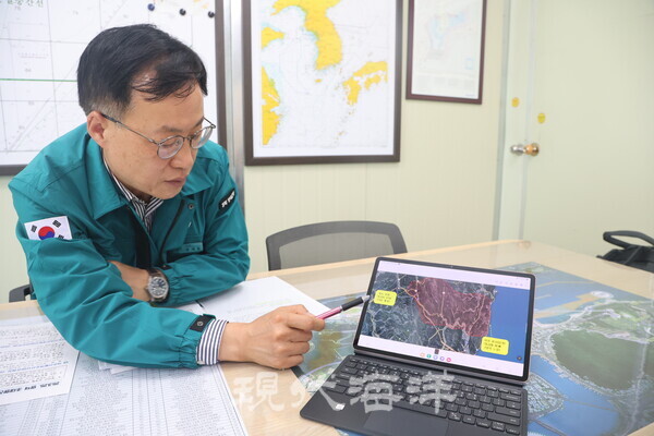 피해지역을 설명하고 있는 정제훈 영덕군 해양수산과장