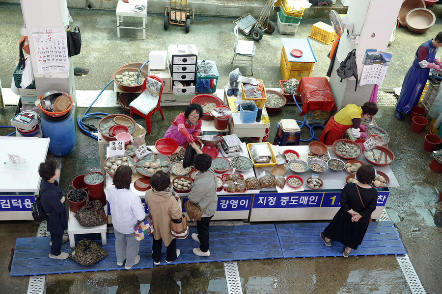 1,2구잠수기수협 수산물 판매장