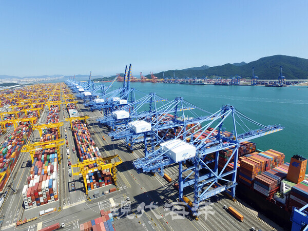 부산 신항 제2부두