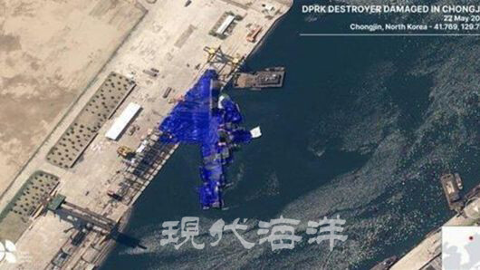 영국의 비영리 안보연구기관 오픈소스센터(OSC)가 X를 통해 공개한 진수식에서 파손된 북한 신형 5000t급 구축함. (출처_X캡쳐)