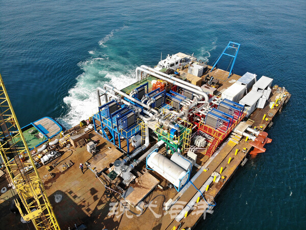 동해상 해수온도차발전 실험(2019년). 자료제공 선박해양플랜트연구소