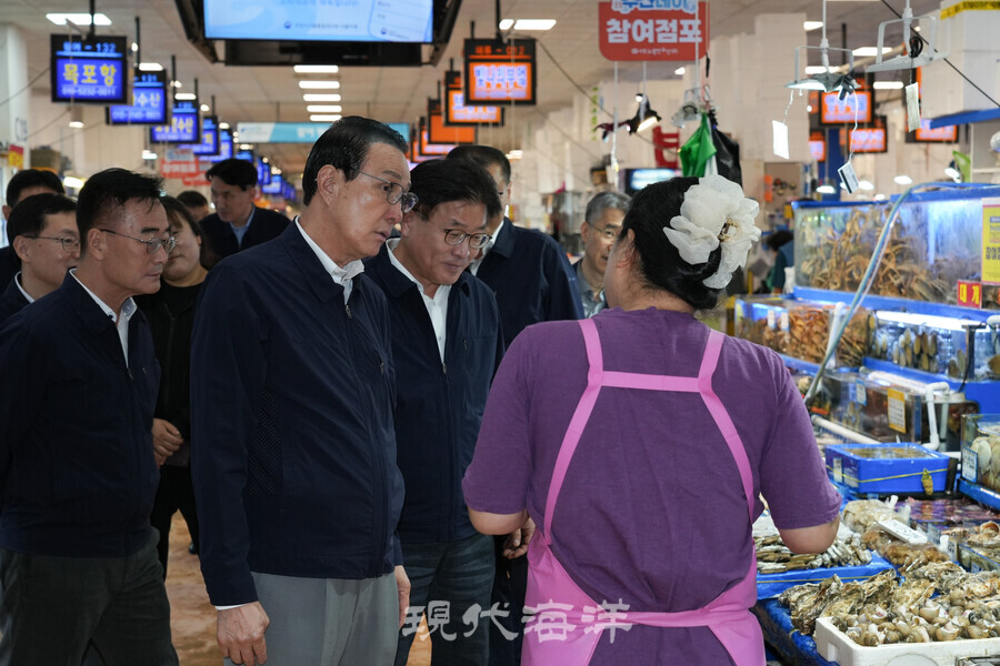 수협 노동진 회장 추석 명절 대비 수산 물가 점검