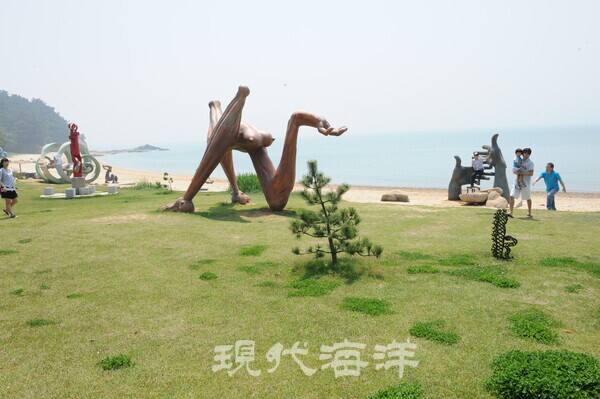 배미꾸미에 전시된 이일호 작가의 작품