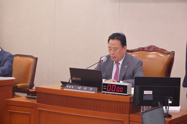    어기구 국회 농림축산식품해양수산위원장(더불어민주당, 충남 당진시)이 발언하고 있다